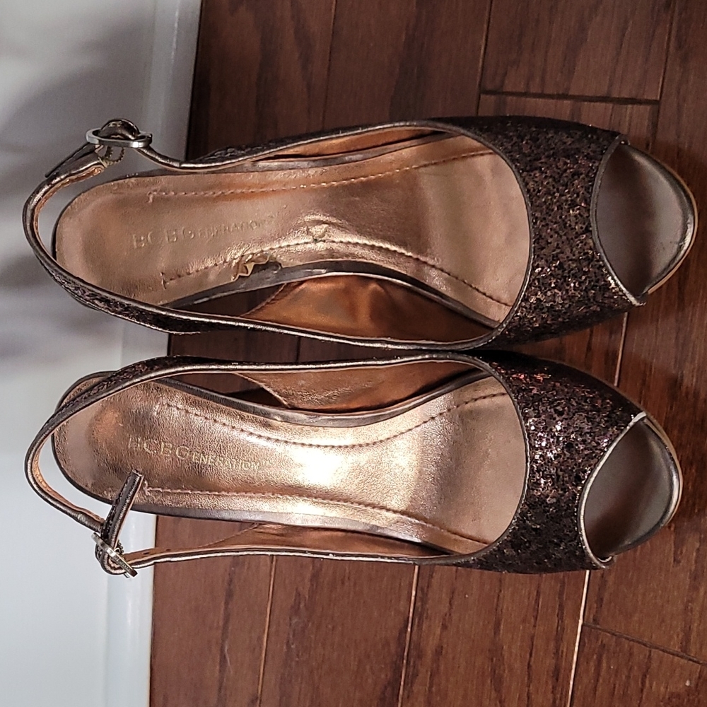 BCBGeneration Women's Heel Shoe